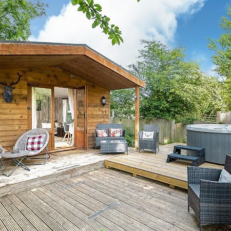 הוילה The Log Cabin With Private Hot Tub, באת' מראה חיצוני תמונה